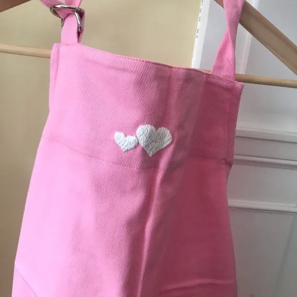 NWOT Williams Sonoma Pink Apron with Heart Embroidery 💘 - Picture 3 of 9